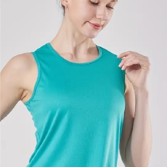 lululemon athletica Tops - LULULEMON TANK TOP Women's Sleeveless Teal Top. SIZE. L